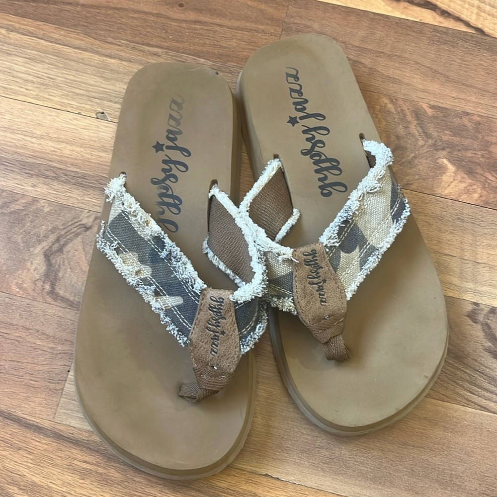Gypsy jazz camo sandals